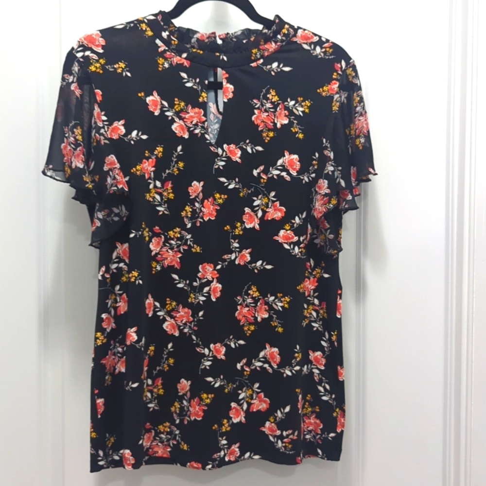High necked short sleeve blouse